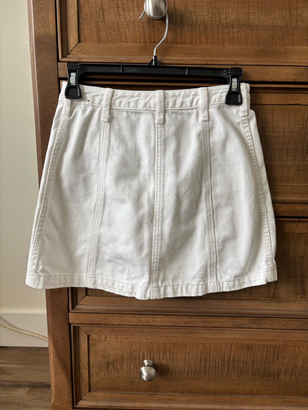 Abercrombie & Fitch White Button-Front Mini Skirt size 00 EUC - Picture 3 of 3
